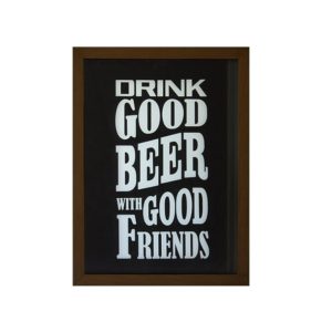 Quadro Porta Tampinhas de Cerveja “Good Beer” p/ Cozinhas Bares Área de Churrasco, 32x22cm C/ vidro 3mm e Moldura em Madeira na Cor Castanho.