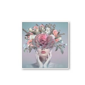 Quadro decorativo “Mulher com rosas sobre o rosto” para, sala, quarto feminino, Vidro 3mm e Moldura em Madeira na cor branca